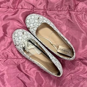 West Fashion Life Doily Ballet Flats Women size 8